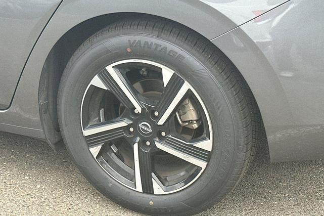 Photo of 2024 Gun Metallic Nissan Sentra