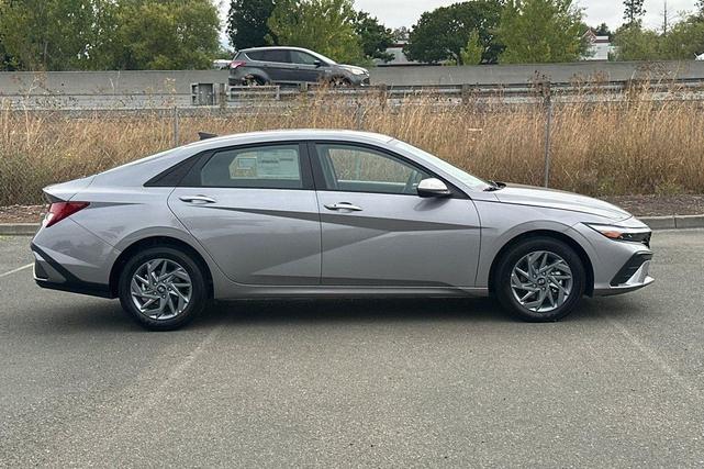 Photo of 2025 Fluid Metal Hyundai ELANTRA HEV
