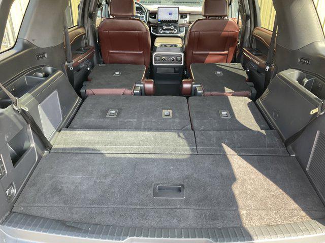 Photo of 2024 Agate Black Metallic Ford Expedition
