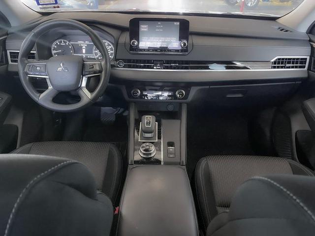 Photo of 2022 Black Mitsubishi Outlander