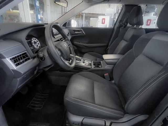 Photo of 2022 Black Mitsubishi Outlander
