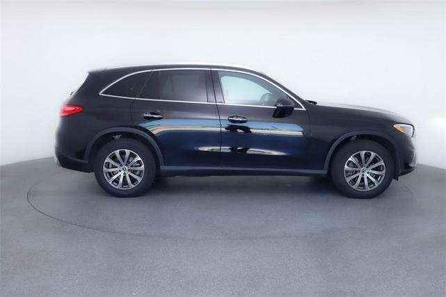 Photo of 2024 Black Mercedes-Benz GLC 300