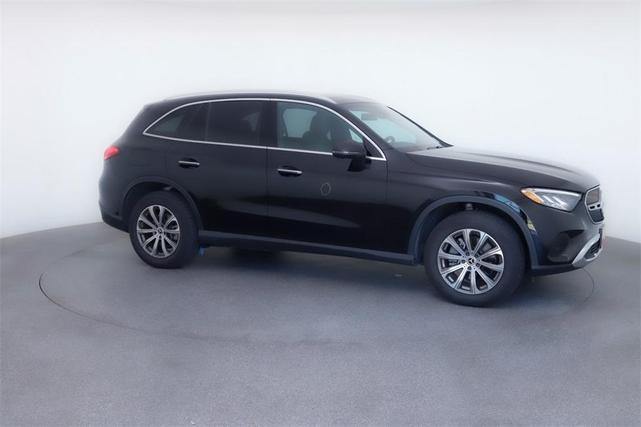 Photo of 2024 Black Mercedes-Benz GLC 300