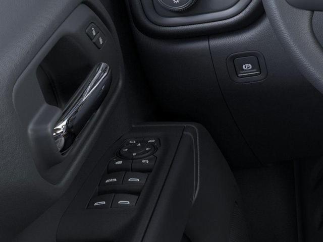 Photo of 2025 Summit White GMC Sierra 2500