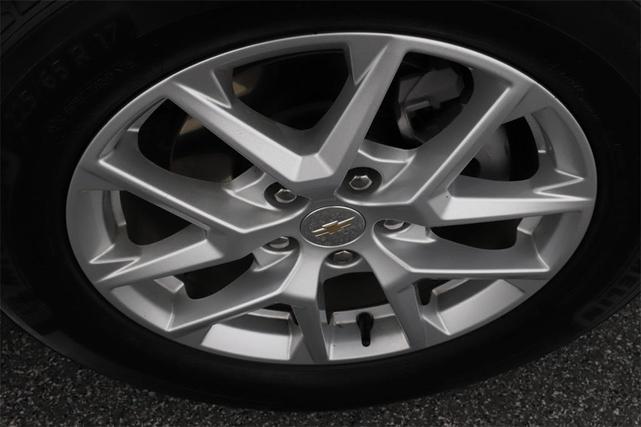 Photo of 2024 Sterling Gray Metallic Chevrolet Equinox