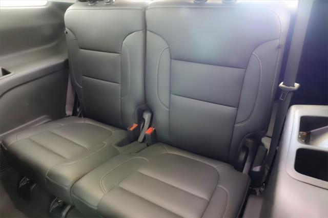 Photo of 2023 Summit White GMC Acadia