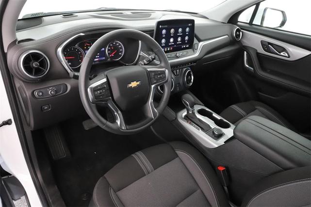 Photo of 2025 Summit White Chevrolet Blazer