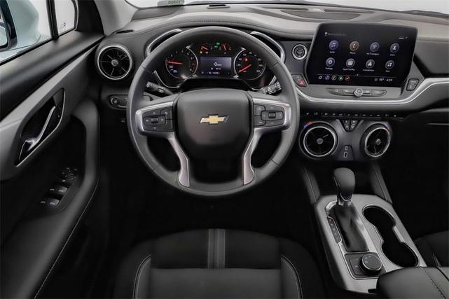Photo of 2025 Summit White Chevrolet Blazer