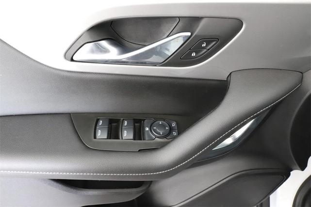 Photo of 2025 Summit White Chevrolet Blazer