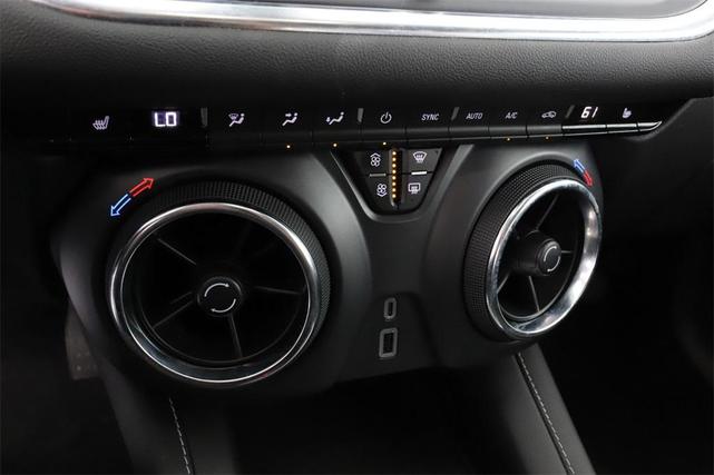 Photo of 2025 Summit White Chevrolet Blazer