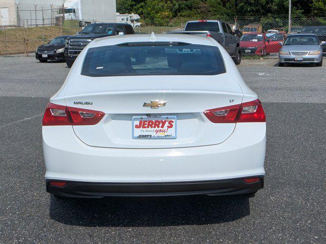 Photo of 2023 Summit White Chevrolet Malibu