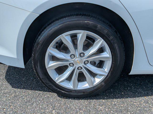 Photo of 2023 Summit White Chevrolet Malibu