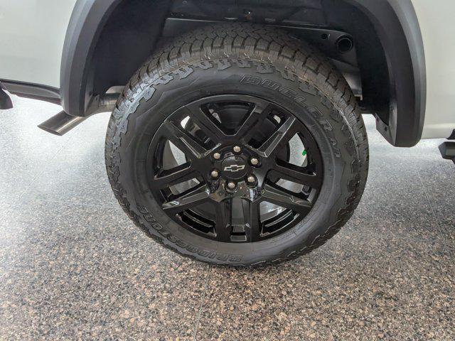 Photo of 2025 Summit White Chevrolet Colorado