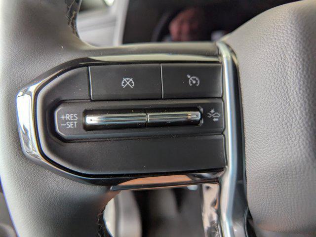 Photo of 2025 Summit White Chevrolet Colorado
