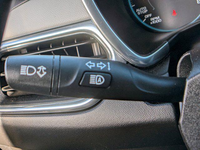 Photo of 2022 Silver Ice Metallic Chevrolet Equinox