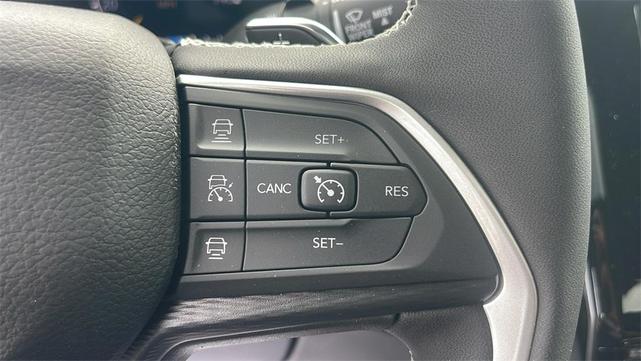 Photo of 2025 Metallic Jeep Grand Cherokee L