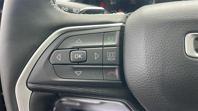 Photo of 2025 Metallic Jeep Grand Cherokee L