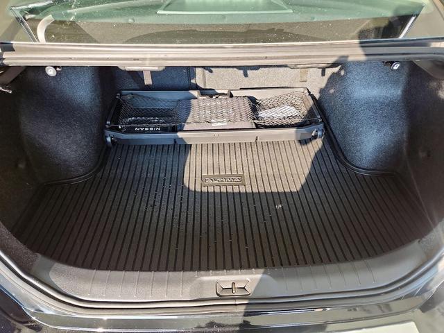 Photo of 2023 Black Nissan Altima
