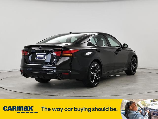 Photo of 2023 Black Nissan Altima