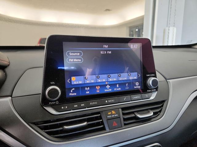 Photo of 2023 Black Nissan Altima