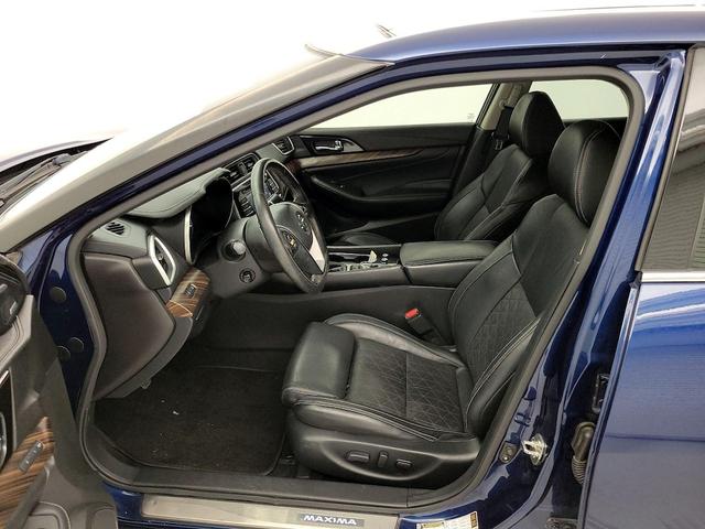 Photo of 2017 Blue Nissan Maxima