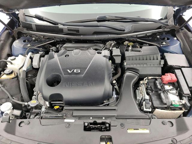 Photo of 2017 Blue Nissan Maxima
