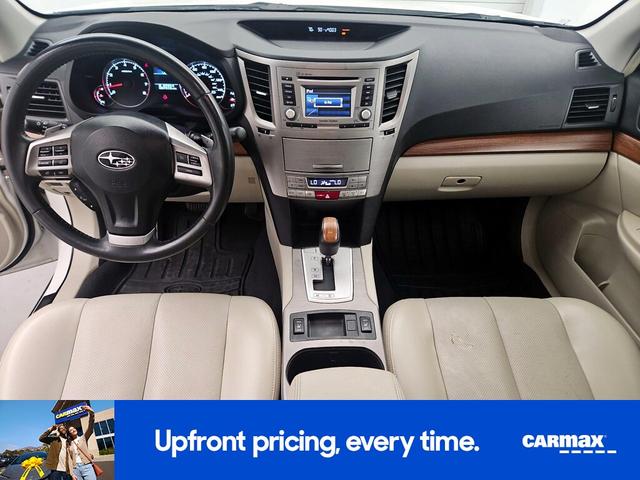 Photo of 2014 White Subaru Outback