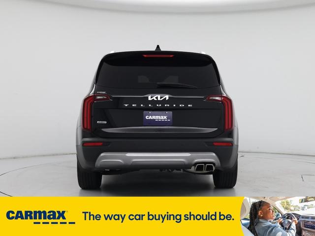 Photo of 2022 Black Kia Telluride