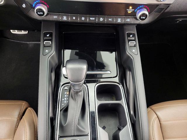 Photo of 2022 Black Kia Telluride