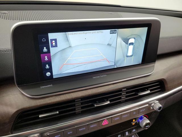Photo of 2022 Black Kia Telluride