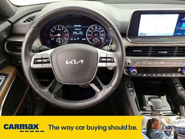 Photo of 2022 Black Kia Telluride