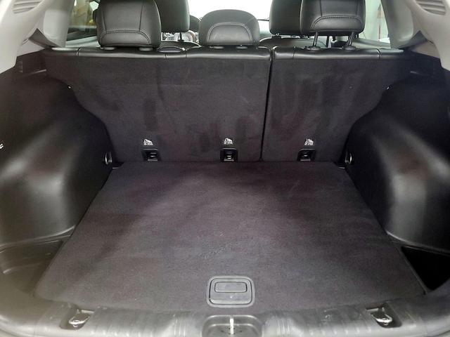 Photo of 2020 White Jeep Compass