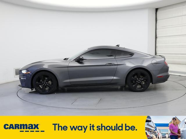 Photo of 2021 Gray Ford Mustang