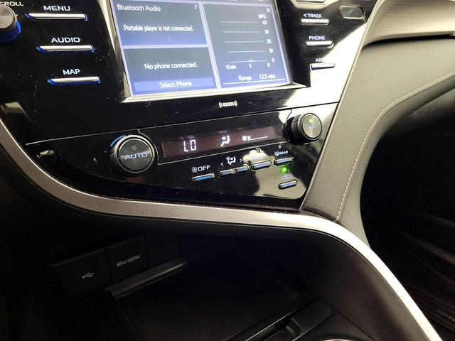Photo of 2020 White Toyota Camry