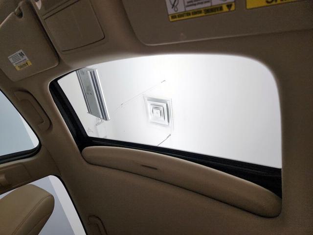 Photo of 2017 White Acura RDX