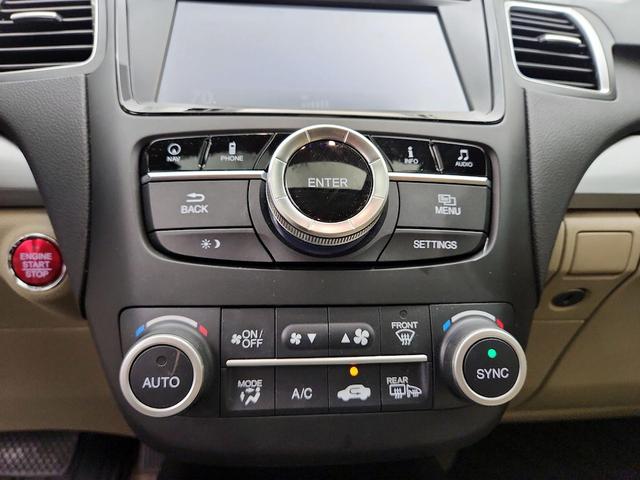 Photo of 2017 White Acura RDX