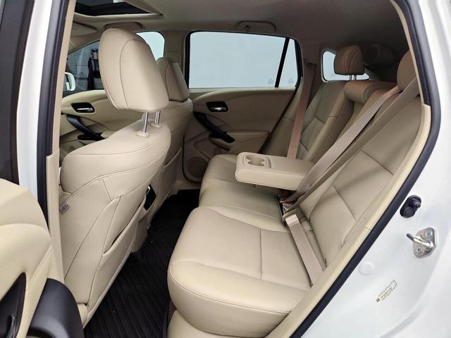 Photo of 2017 White Acura RDX