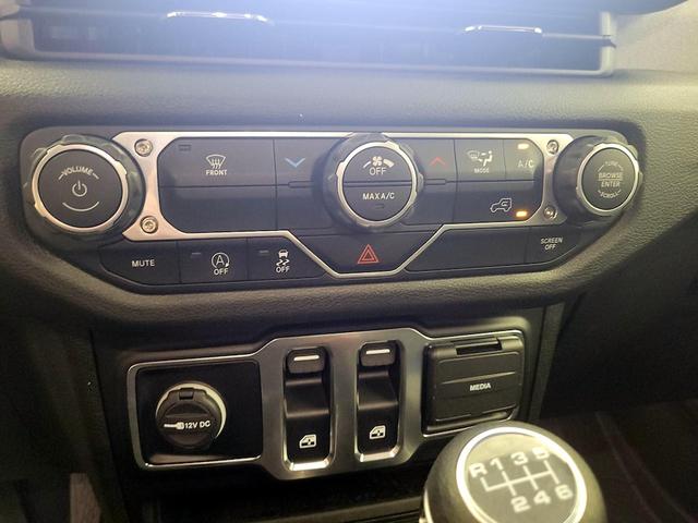 Photo of 2025 White Jeep Wrangler
