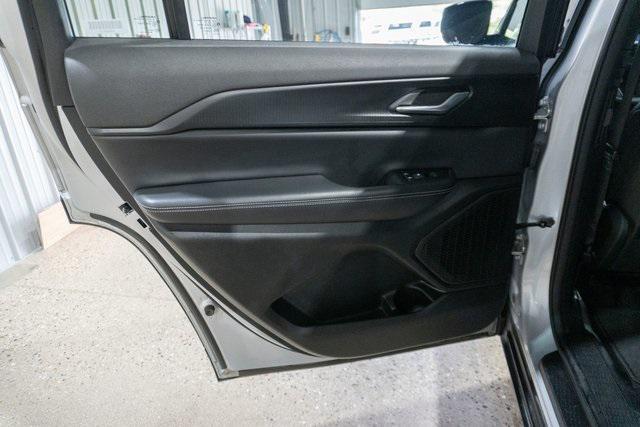 Photo of 2024 Silver Zynith Jeep Grand Cherokee L