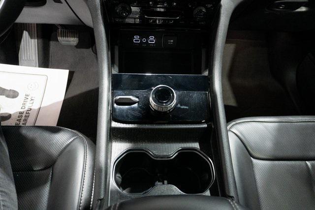 Photo of 2024 Diamond Black Crystal Pearlcoat Jeep Grand Cherokee L