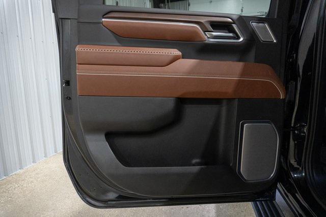 Photo of 2024 Onyx Black GMC Sierra 2500