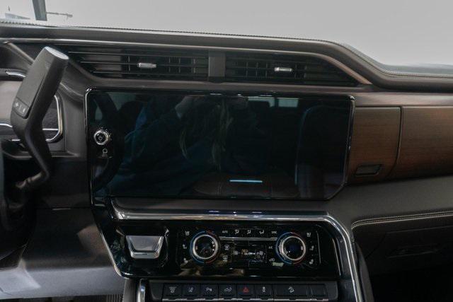 Photo of 2024 Onyx Black GMC Sierra 2500