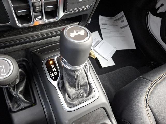 Photo of 2025 Bright White Clearcoat Jeep Wrangler