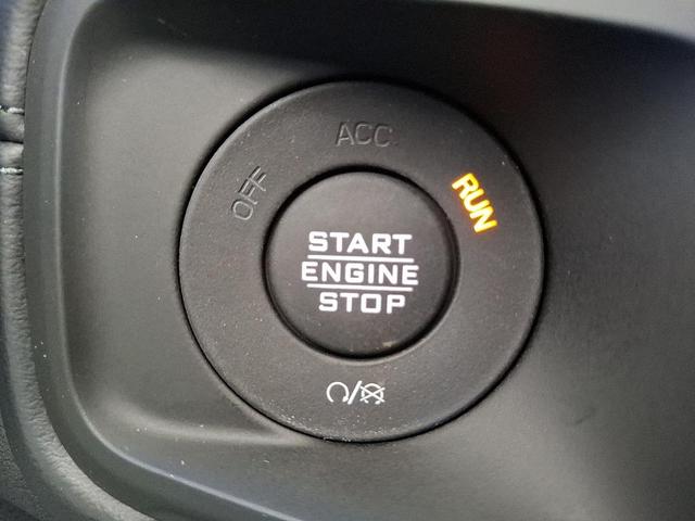 Photo of 2025 Granite Crystal Clearcoat Metallic Jeep Gladiator