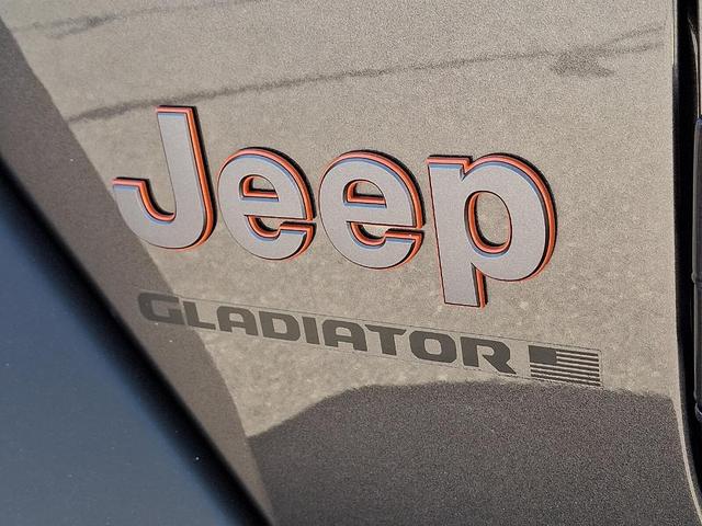 Photo of 2025 Granite Crystal Clearcoat Metallic Jeep Gladiator