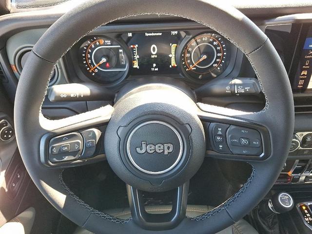 Photo of 2025 Granite Crystal Clearcoat Metallic Jeep Gladiator
