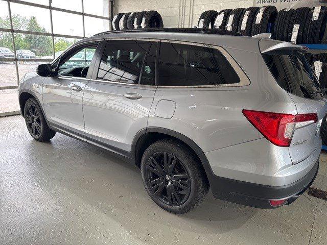 Photo of 2022 Lunar Silver Metallic Honda Pilot