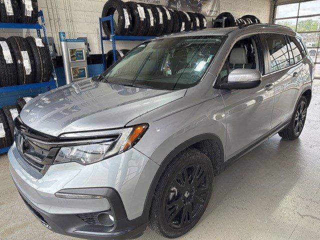 Photo of 2022 Lunar Silver Metallic Honda Pilot