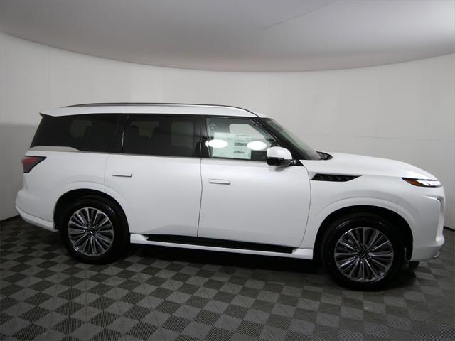 Photo of 2025 Radiant White INFINITI QX80