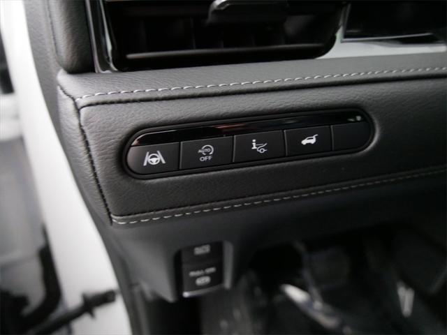 Photo of 2025 Radiant White INFINITI QX80